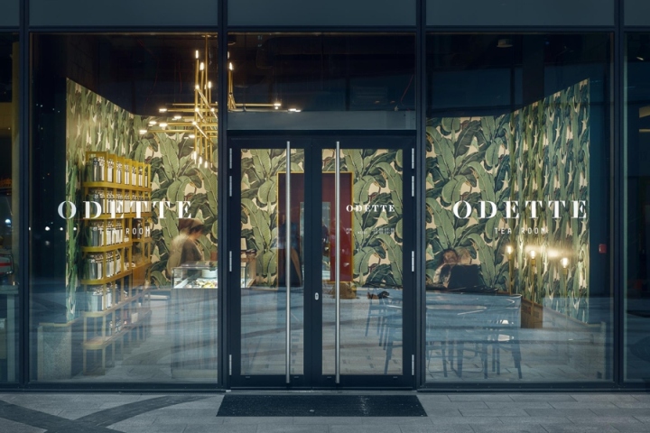 Стеклянные двери в дизайне интерьера кафе