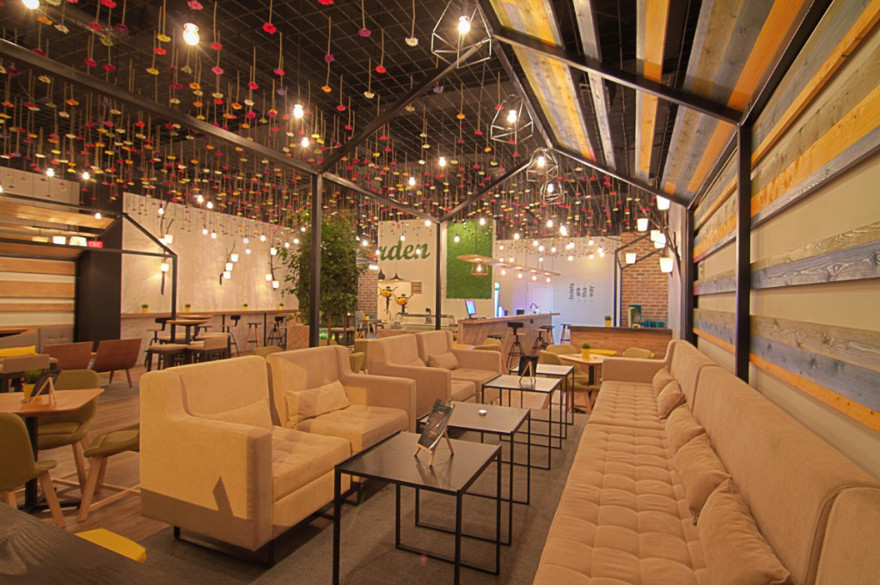 Дизайн интерьера кофейни Garden Coffee Lounge в Македонии. Металлические конструкции
