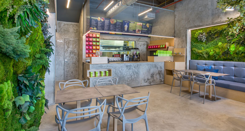 Каменная отделка стен в дизайне интерьера ресторана