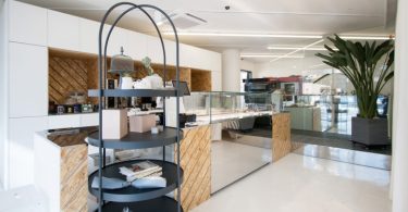 Уникальный дизайн кафе-кондитерской от архитектурной компании Nordic Bros. Design