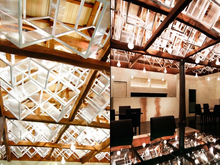 Затейливые конструкции в дизайне потолка ресторана в Китае - разный вид потолка с разных ракурсов