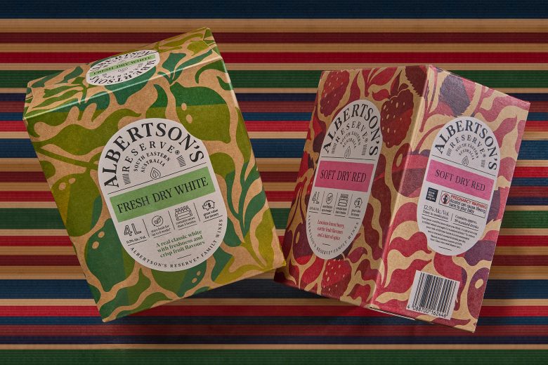две пачки вина Albertson’s Reserve