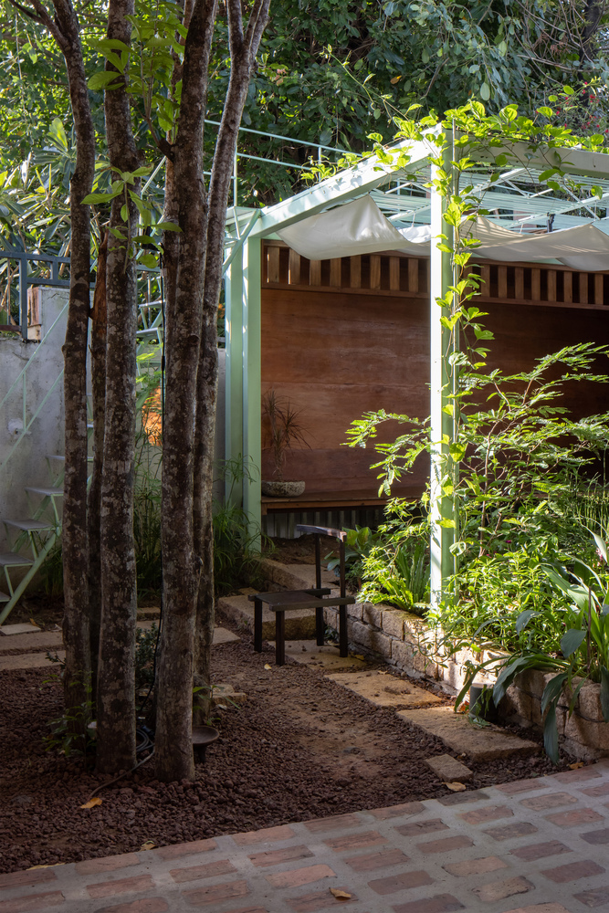 дворик в кафе Cafe Hôm