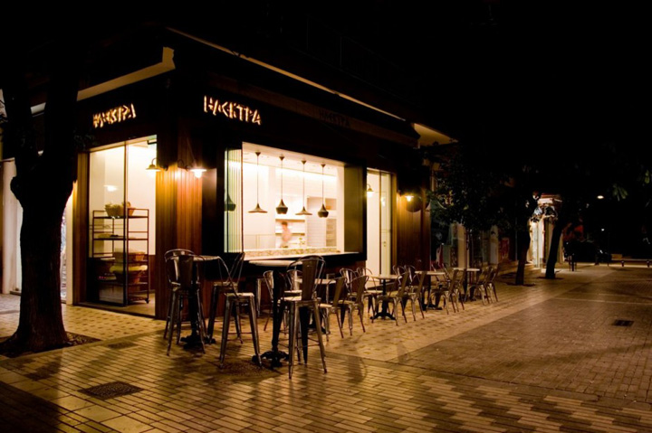 Уютный интерьер пекарни Elektra в Греции