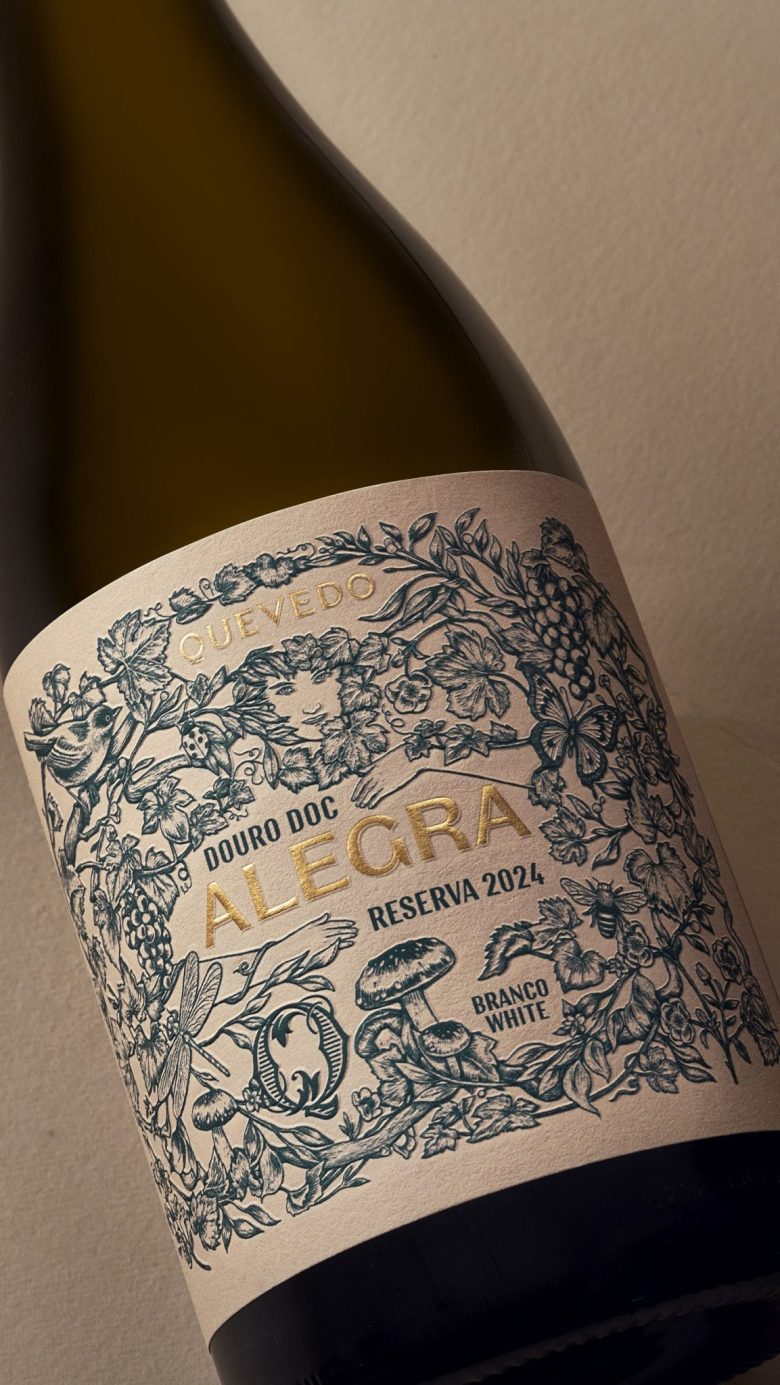 этикетка синяя Quevedo Alegra