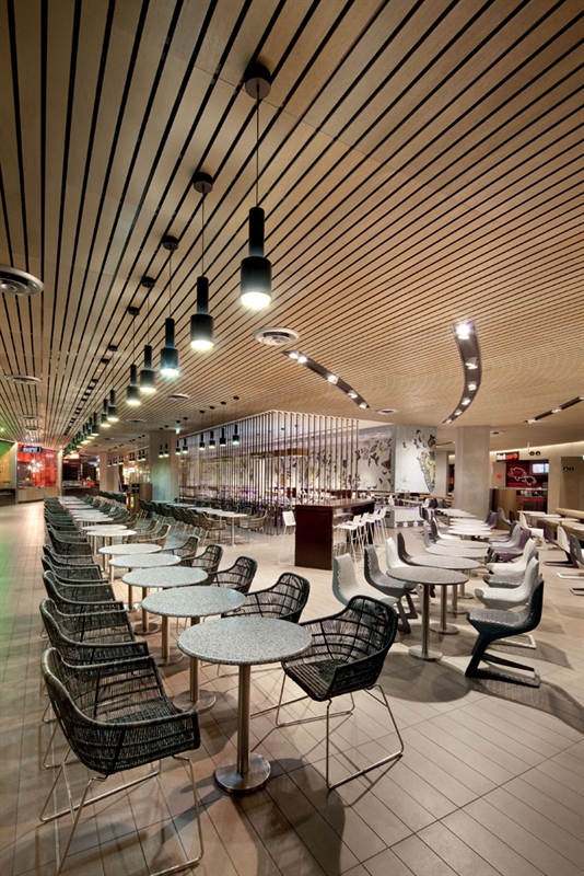 Впечатляющий интерьер ресторана Melbourne Central Food Court