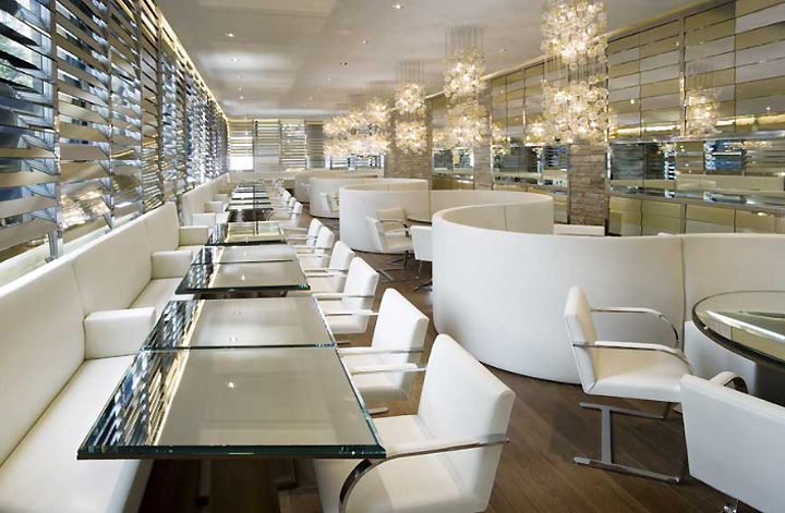 Мебель ресторана Gold от Dolce & Gabbana