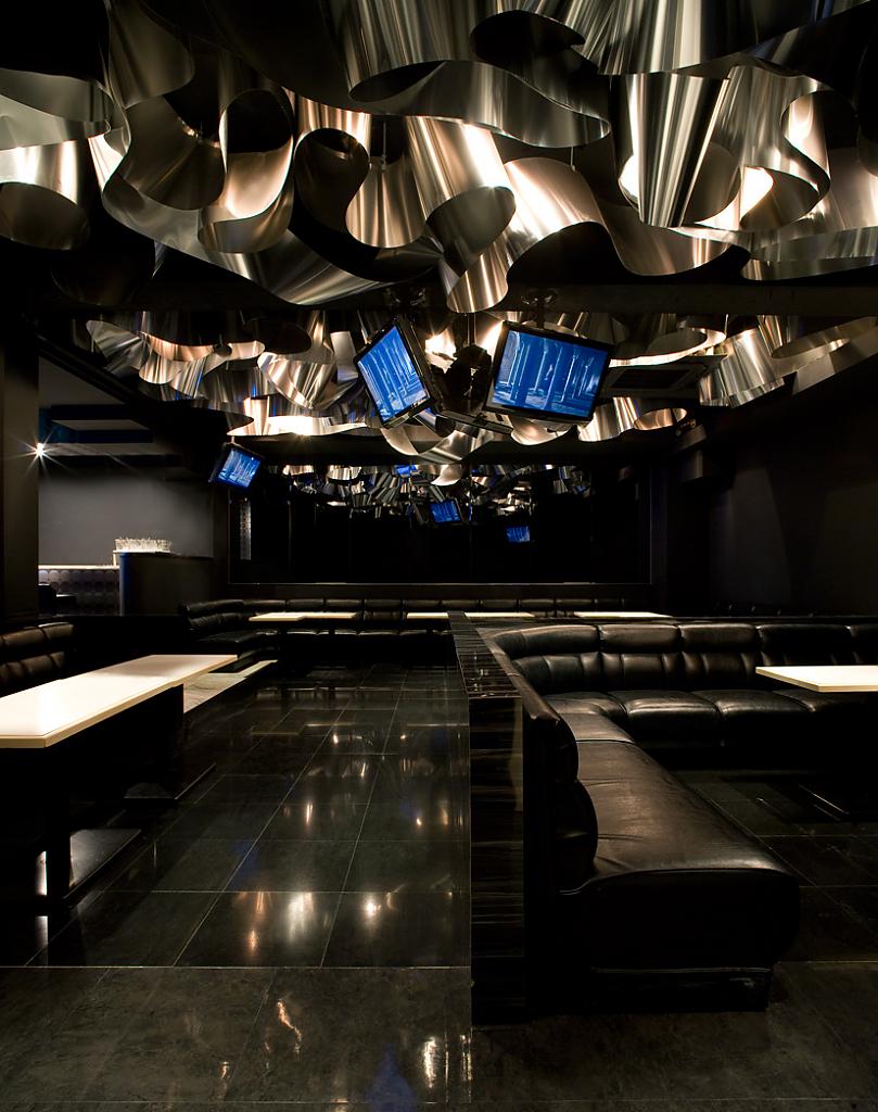 Удивительный ресторан-бар Hana от японского архитектора Moriyuki Ochia, Токио
