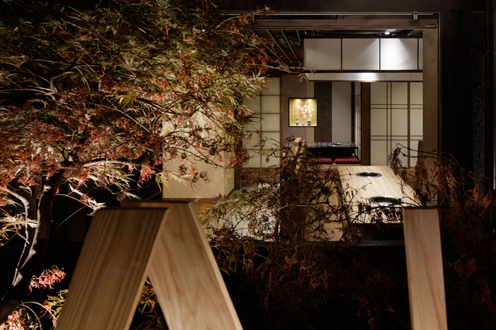 Восхитительный дизайн японского ресторана Heijouen yakiniku от студии HaKo Design