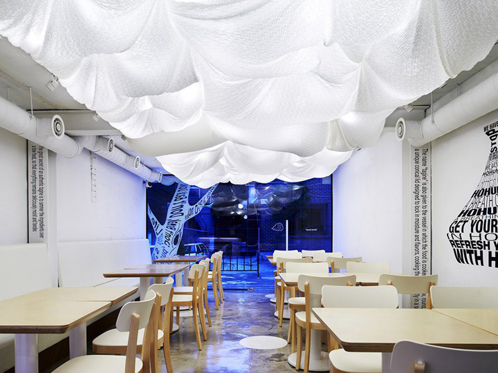 Воздушный подвесной потолок ресторана Ho Hum