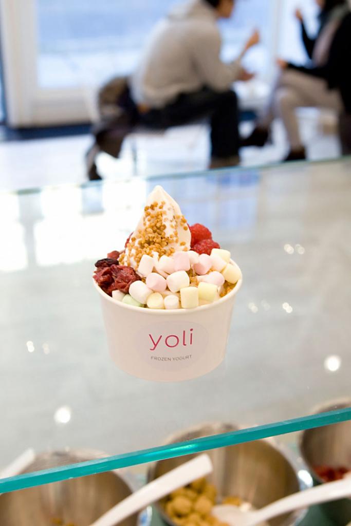 Незабываемый интерьер магазина ICE CREAM! Yoli frozen yogurt