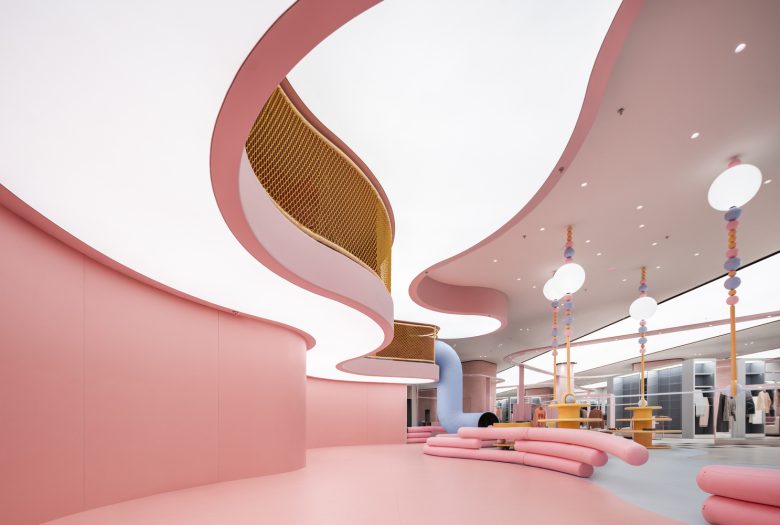 игровая зона Erdos Land вид издалека