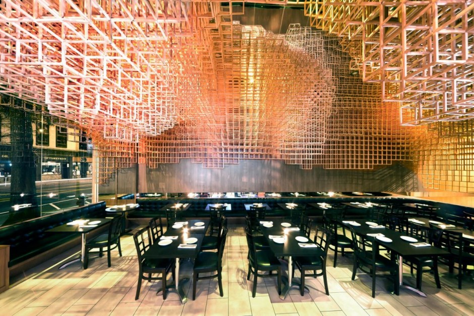 Поражающий дизайн потолка ресторана Innuendo в США