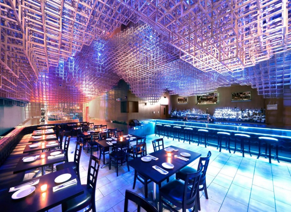 Невероятное освещение ресторана Innuendo в США