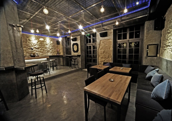 Впечатляющий интерьер бар-ресторана Kabar в Афинах, Греция