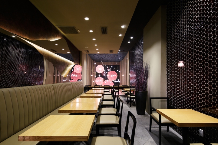 Современный интерьер ресторана KISHIN от fan Inc., Ho Chi Minh City
