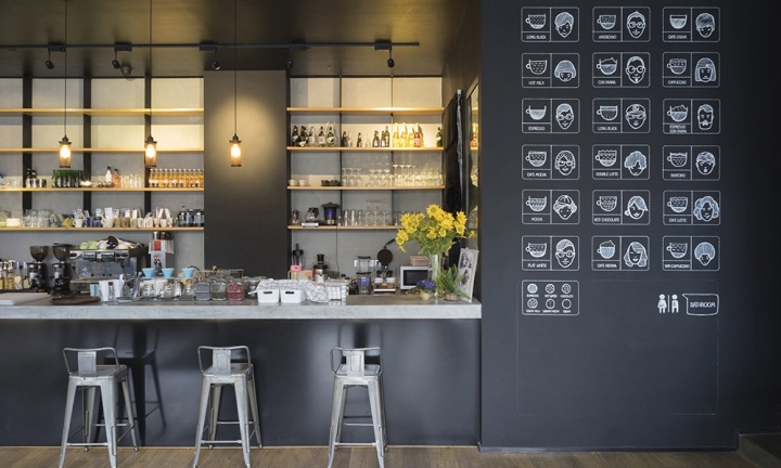 Современные креативные идеи для офиса: барная стойка в чёрном цвете