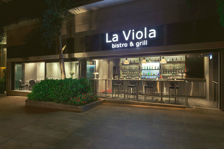 Вид снаружи ресторана La Viola