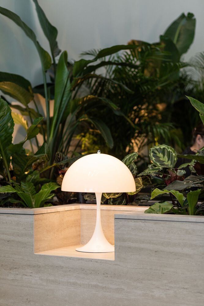 лампа Aspire Westjet Lounge