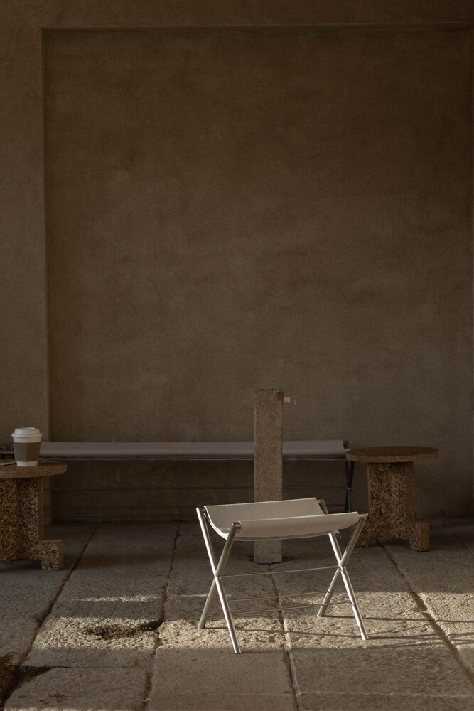 лавочка и столик у стены MSLAN corner