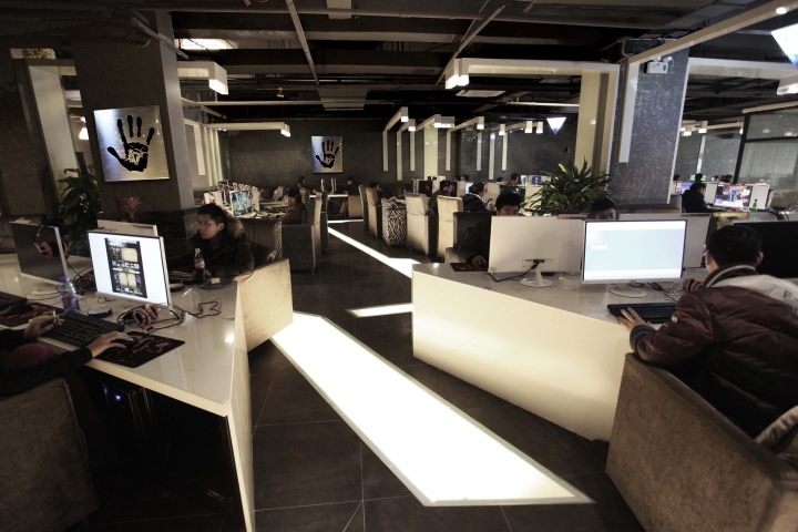 Впечатляющий интерьер интернет-кафе Matrix Space