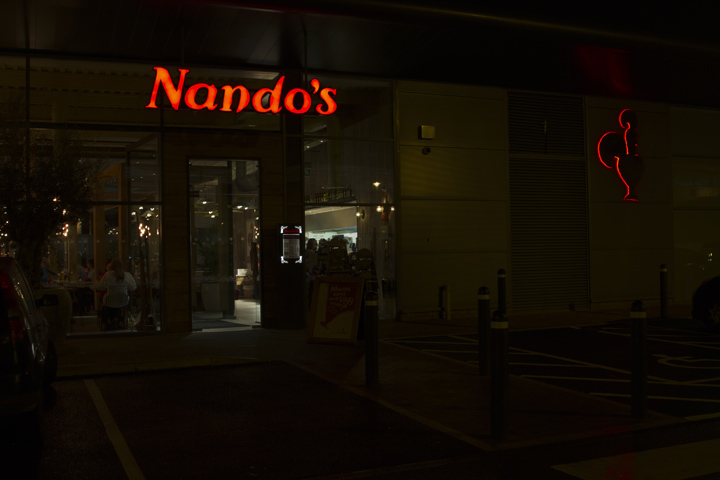 Поразительный интерьер ресторана Nando’s