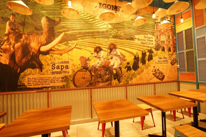 Рисунок на стене в необычном дизайне ресторана