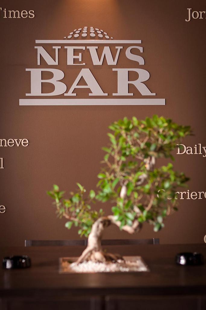 Потрясающий интерьер ресторана News Bar