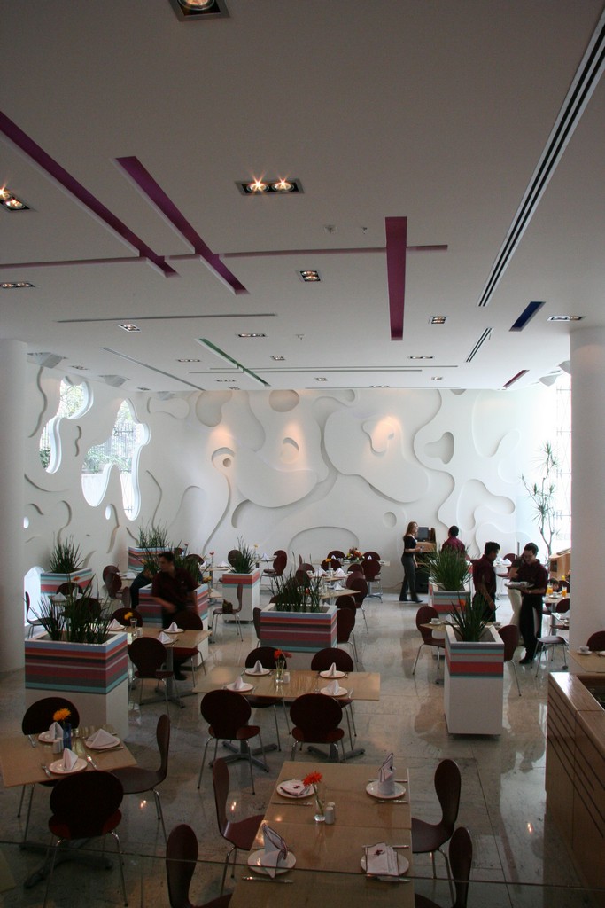 Роскошный интерьер ресторана Nuvo Restaurant and Lounge