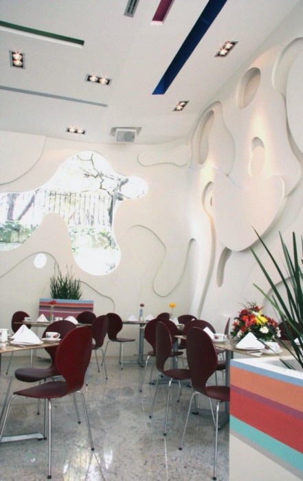 Впечатляющий интерьер ресторана Nuvo Restaurant and Lounge