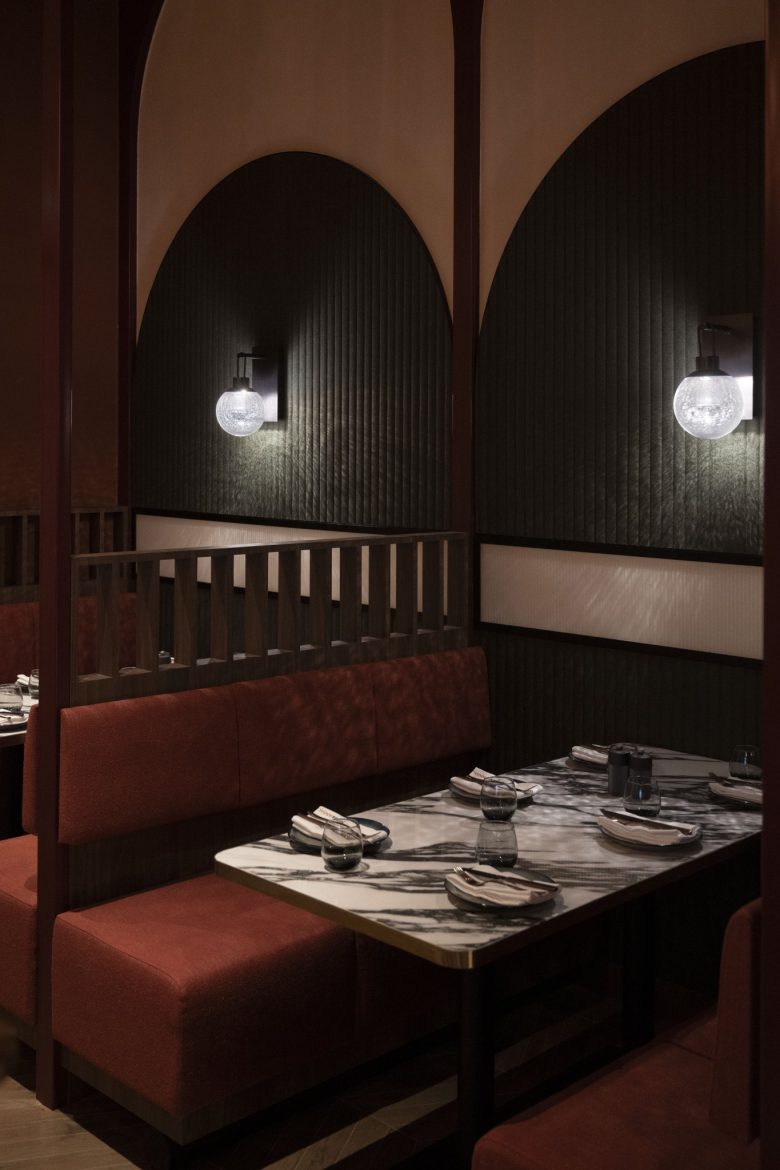 обеденный зал Jones Social в Дубае