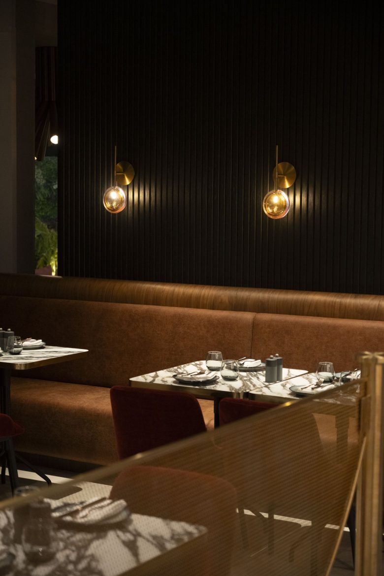 обеденный зал Jones Social в Дубае