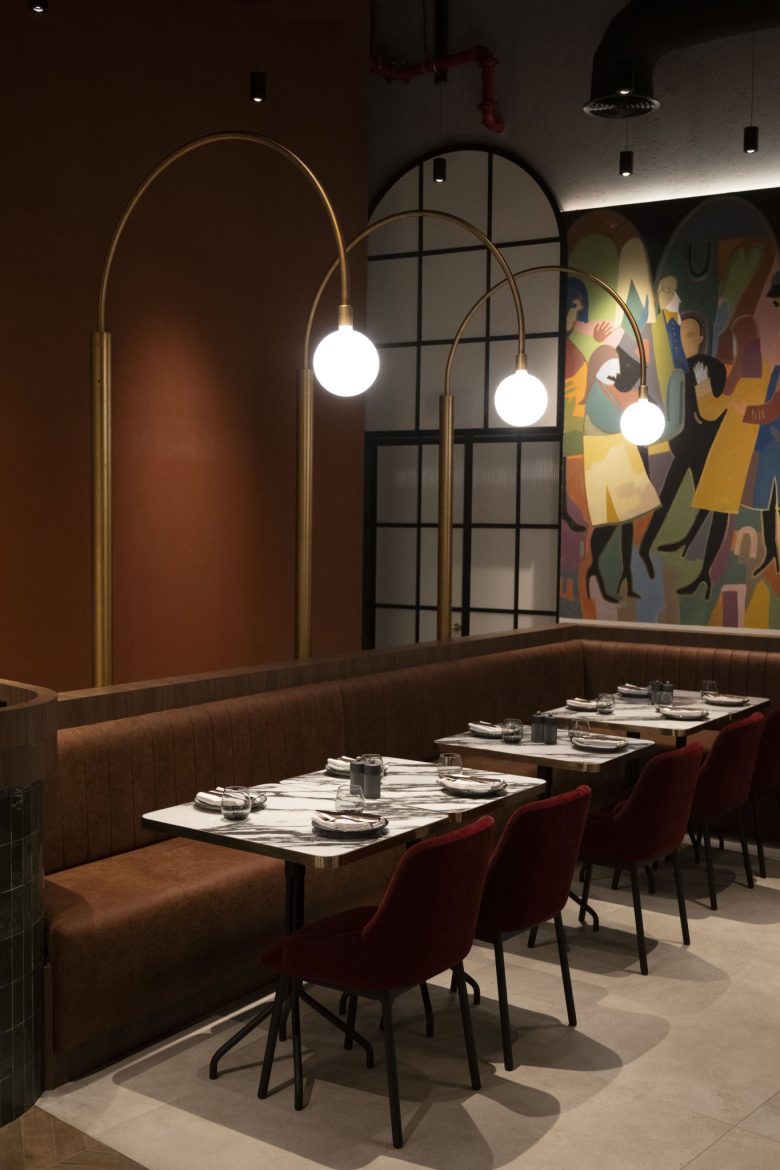 обеденный зал Jones Social в Дубае