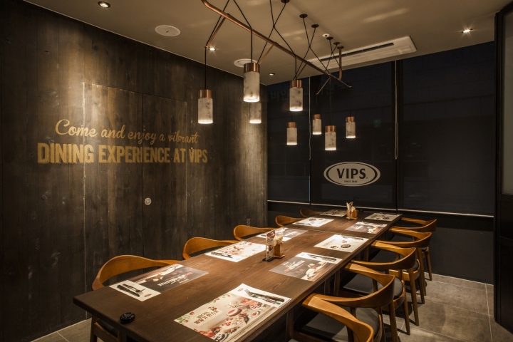 Описание интерьера ресторана VIPS в Сеуле: отдельная комната в ресторане