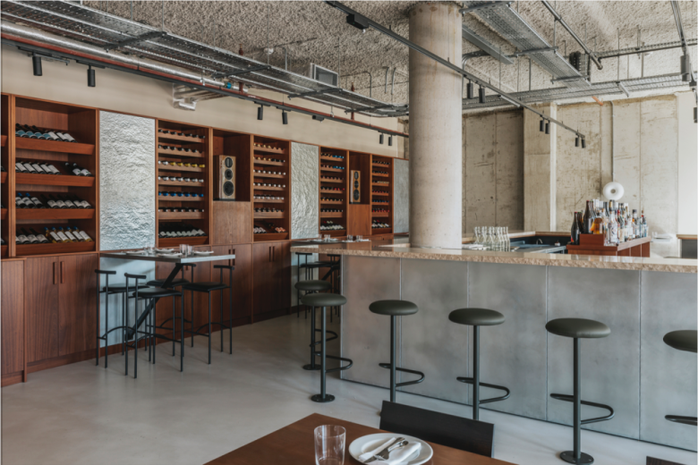 основной зал Canal restaurant