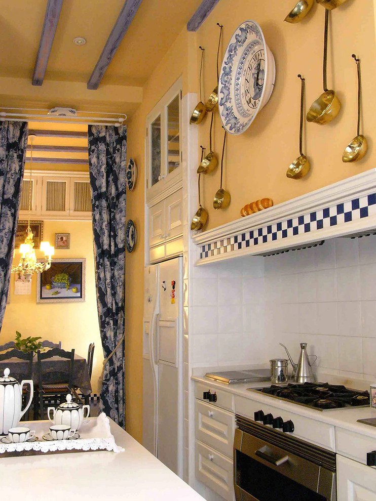 Дизайн интерьера кухни в стиле парижского бистро
