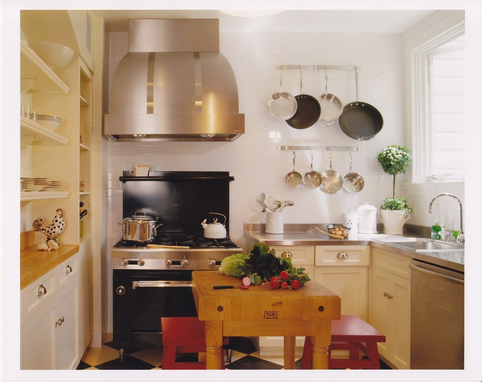 Дизайн интерьера кухни в стиле парижского бистро