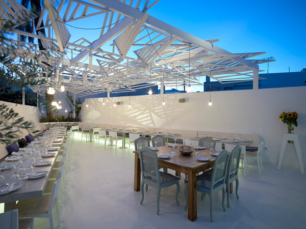 Уникальная конструкции крыши ресторана Phos в Греции