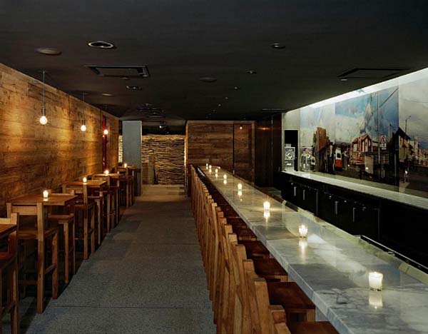 Мраморная барная стойка ресторана Pio Pio
