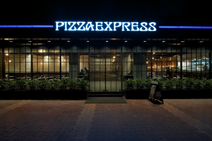 Впечатляющий интерьер ресторана PizzaExpress