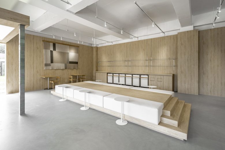 подиум в ресторане Pawridge