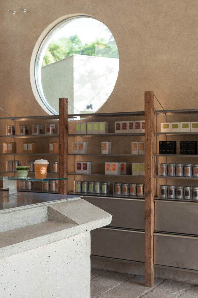 продукция на стеллажах MSLAN corner