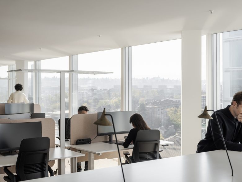рабочее пространство Helvetia вид на город