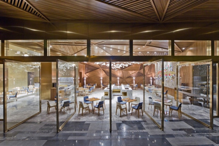 Стильный дизайн интерьера ресторана Grand Skylight Hotel от PANORAMA в Китае