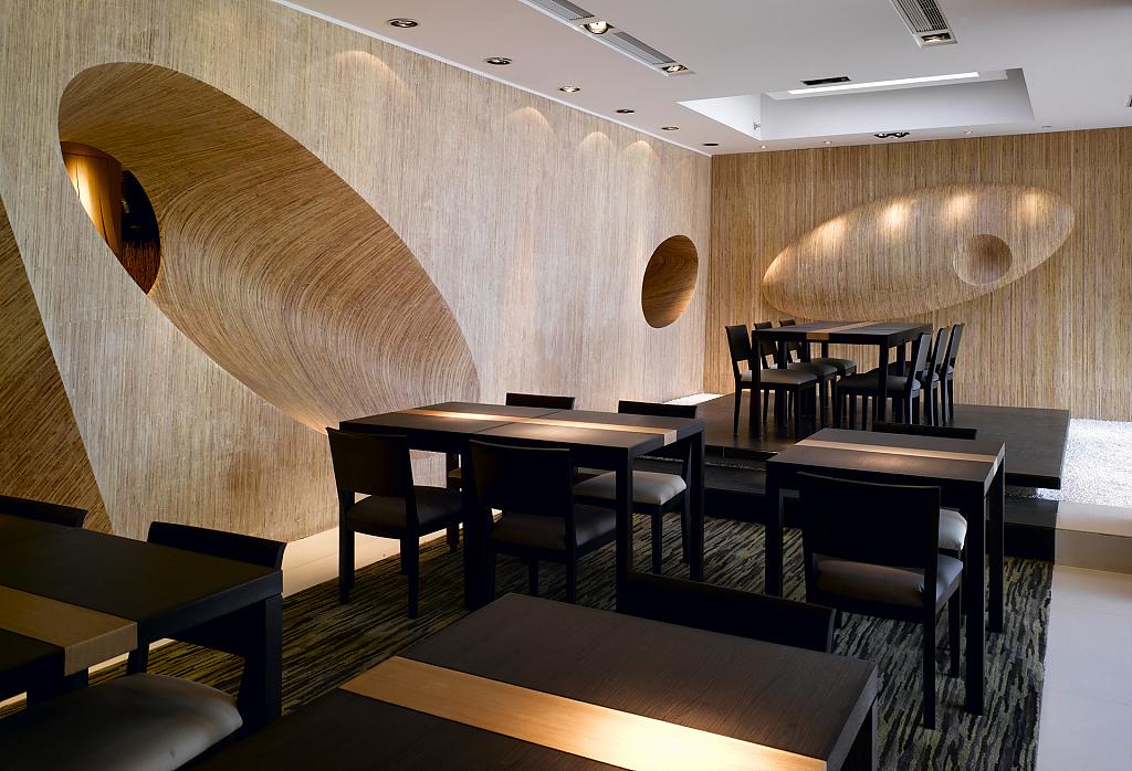 Стильные столы ресторана Nishimura в Китае