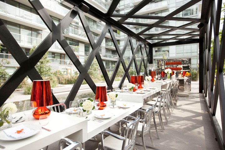 Современный интерьер ресторана Scarpetta Dining Pavilion
