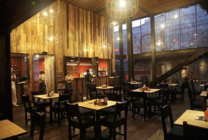 Впечатляющий интерьер ресторана IL FORNO в Колумбии