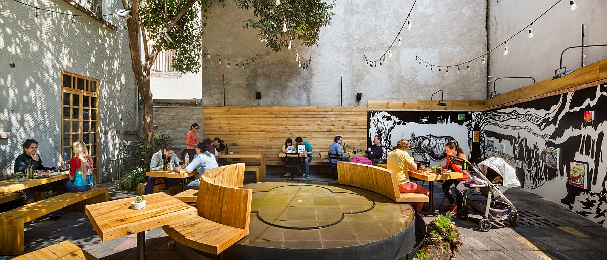 Ресторан в старом здании в Мехико, Мексика: мексиканский вид