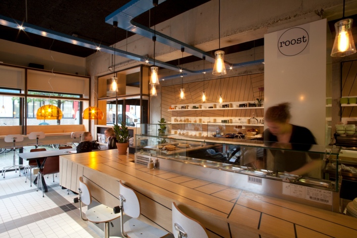 Современный интерьер кофейни Roost coffee в Амстердаме