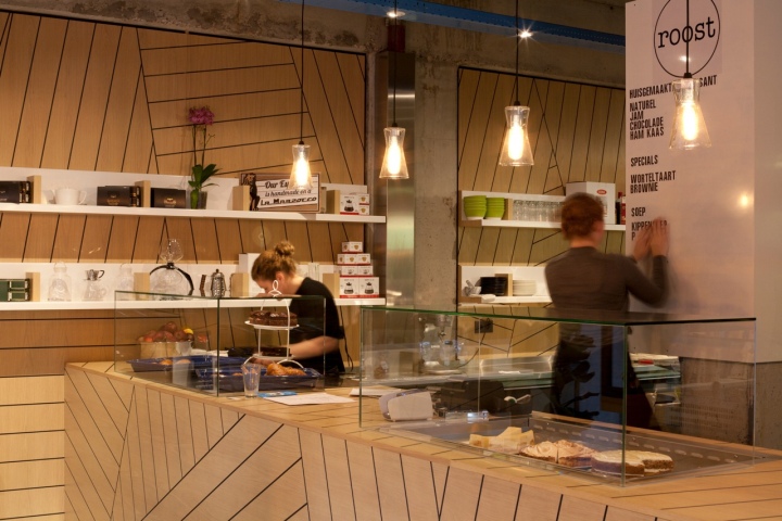 Впечатляющий интерьер кофейни Roost coffee в Амстердаме